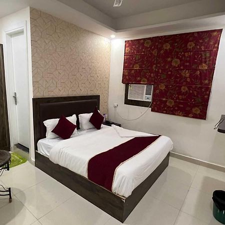 Hotel O Alpha Stay ニューデリー エクステリア 写真